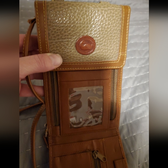 Rare Vintage Dooney and Bourke Detachable Strap All Weather Leather Crossbody. - Picture 9 of 12